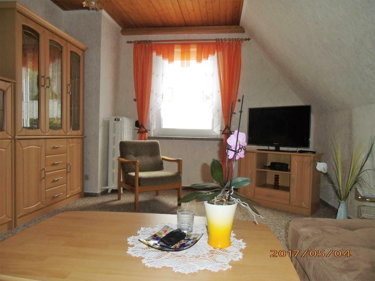 Ferienwohnung Zum Wald ゼリン エクステリア 写真