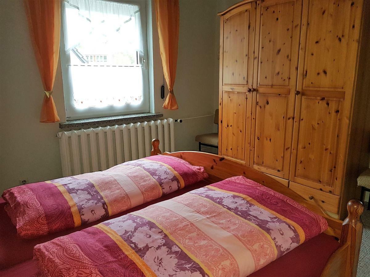 Ferienwohnung Zum Wald ゼリン エクステリア 写真